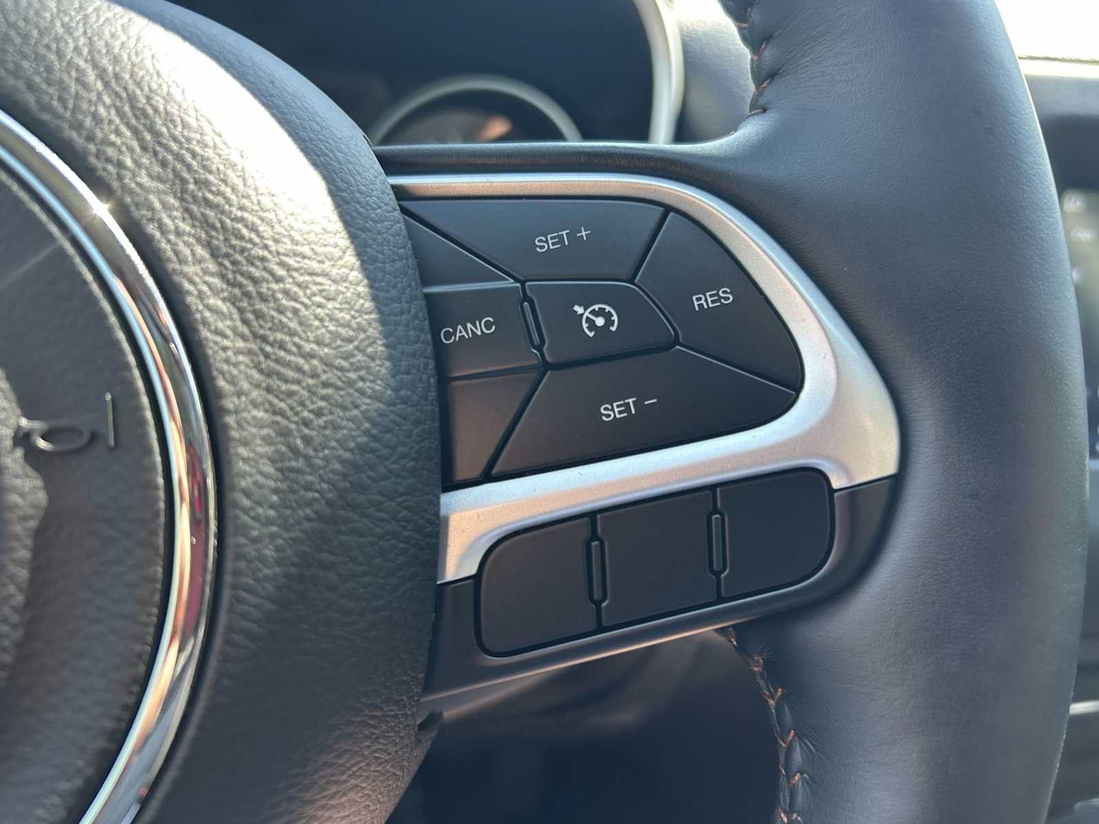 Used 2019 Jeep Compass Latitude w/ Popular Equipment Group AWD/4WD image 16