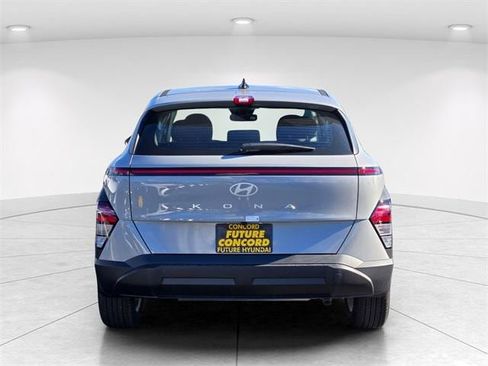 New 2026 Hyundai Kona SE image 4
