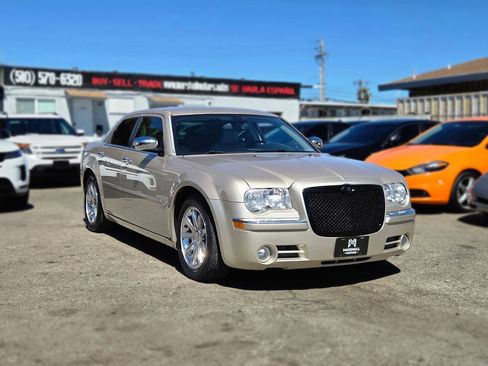 Used 2006 Chrysler 300 C w/ Protection Group II RWD image 1