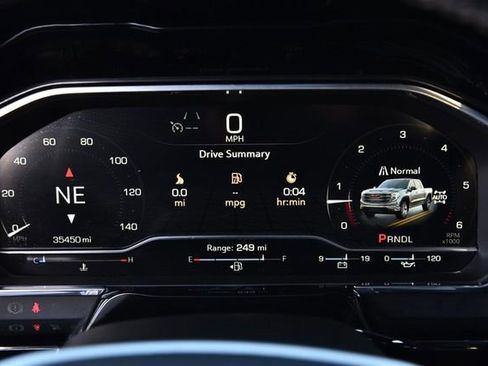 Used 2025 GMC Sierra 1500 SLT image 11