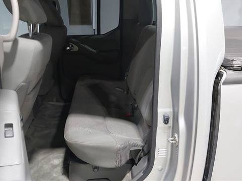 Used 2016 Nissan Frontier SV AWD/4WD image 21