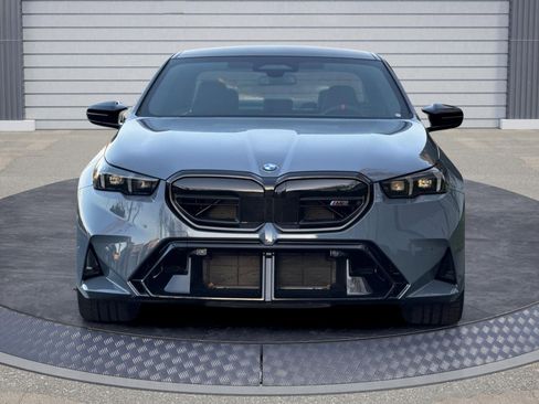 New 2026 BMW M5 w/ Executive Package image 2