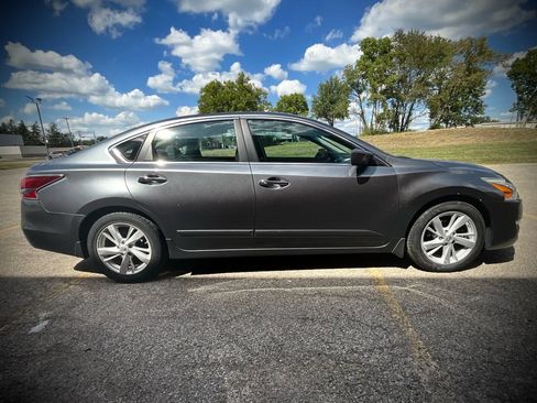 Used 2015 Nissan Altima 2.5 SV FWD image 6