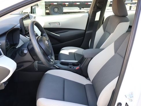 Used 2023 Toyota Corolla LE image 8