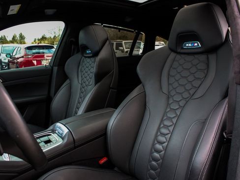 Used 2025 BMW X6 M Competition w/ Executive Package image 32