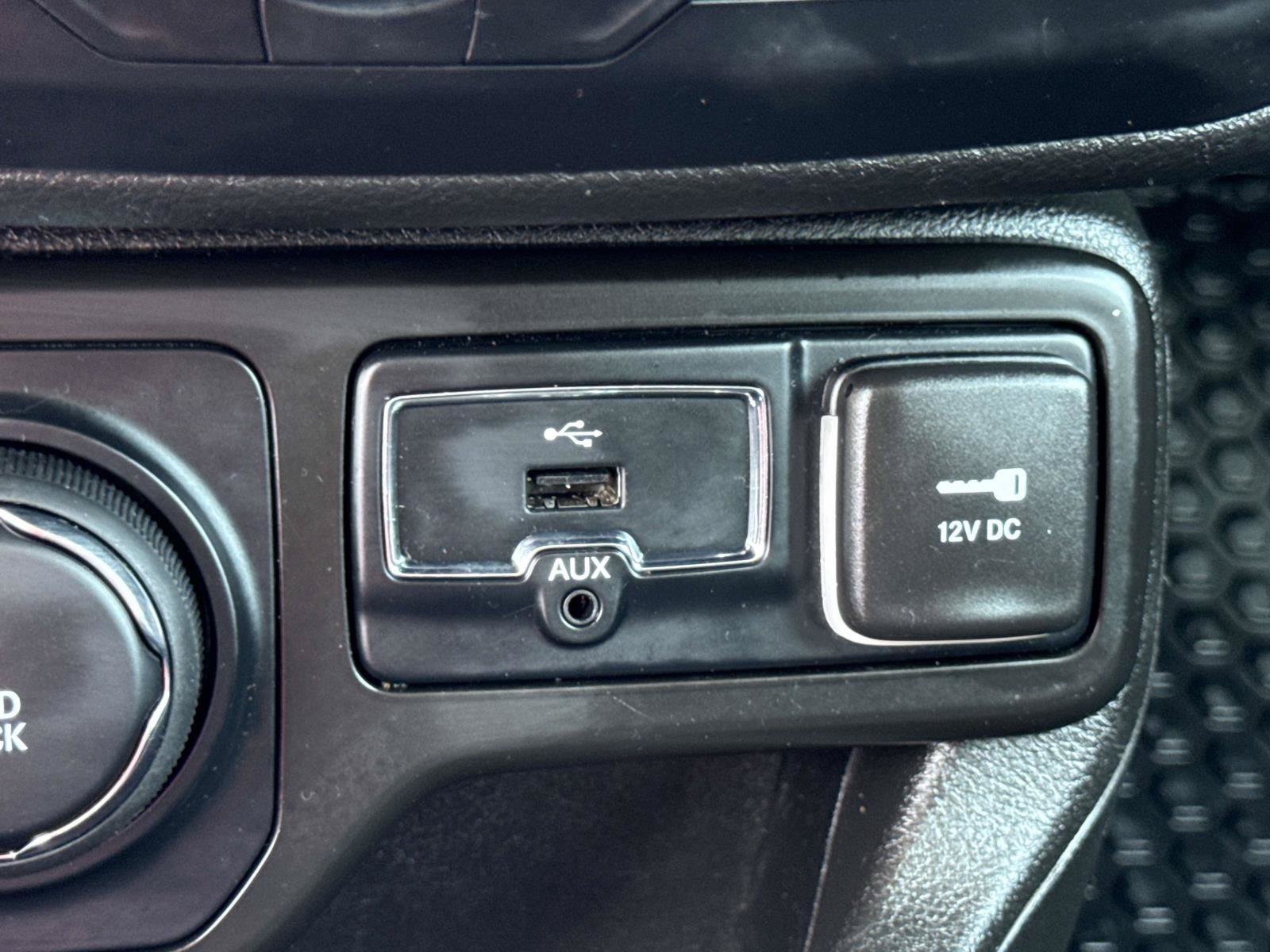Certified 2023 Jeep Renegade Latitude AWD/4WD image 29