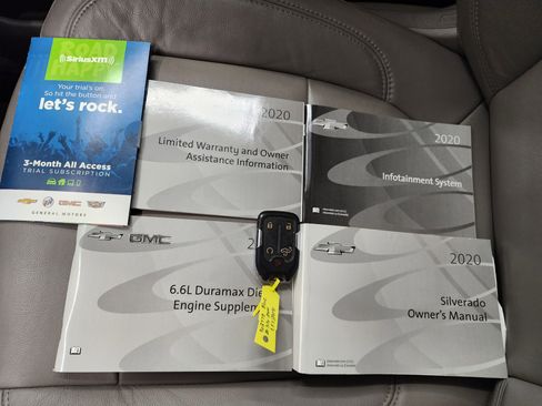 Used 2020 Chevrolet Silverado 2500 LT w/ Convenience Package image 43