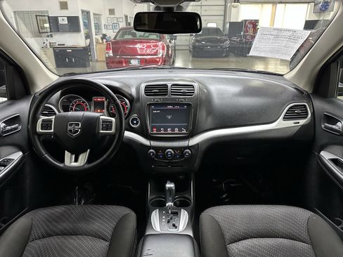 Used 2019 Dodge Journey SE w/ Premium Group image 20