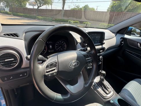 Used 2020 Hyundai Kona Limited AWD/4WD image 20