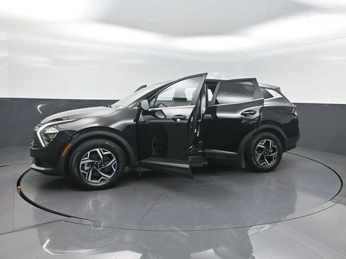 Used 2023 Kia Sportage LX FWD image 34
