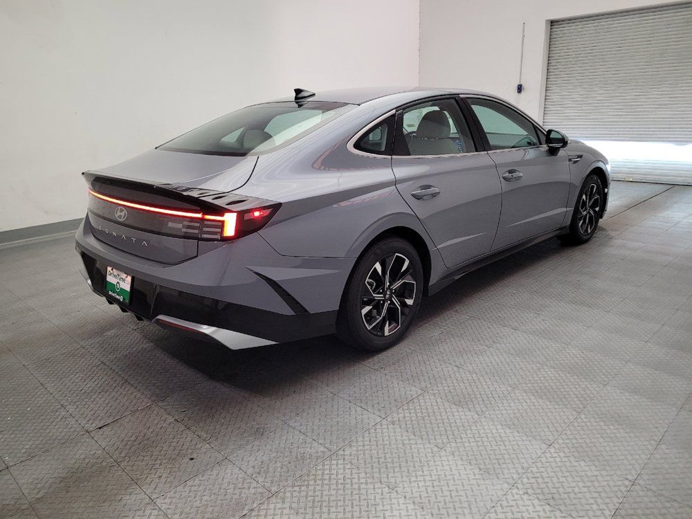 Used 2025 Hyundai Sonata SEL FWD image 9