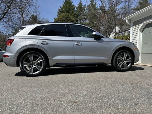 Used 2019 Audi Q5 2.0T Premium Plus w/ Premium Plus Package AWD/4WD image 5