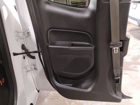 Used 2018 Chevrolet Colorado LT image 25