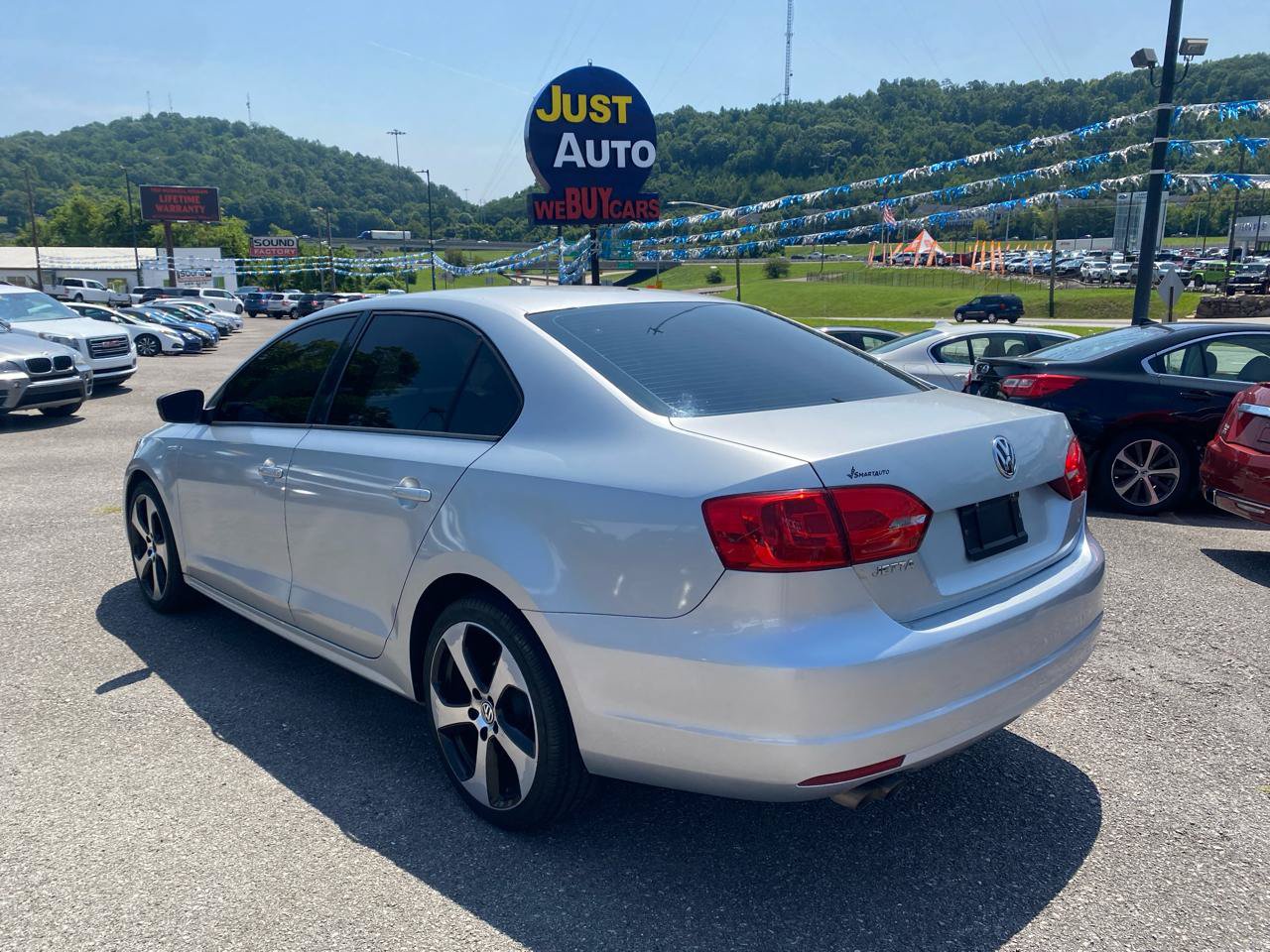 Used 2013 Volkswagen Jetta S FWD image 4