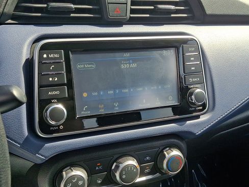 Used 2024 Nissan Versa SV FWD image 17
