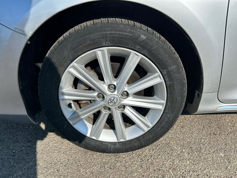 Used 2014 Toyota Camry XLE image 32