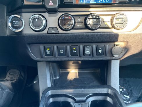 Used 2017 Toyota Tacoma TRD Pro AWD/4WD image 20