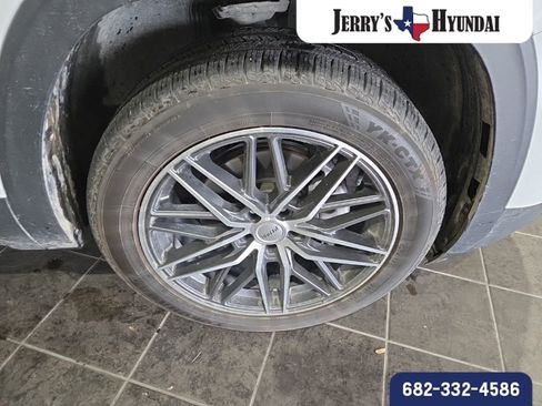 Used 2024 Volkswagen Atlas Peak Edition SE AWD/4WD image 4