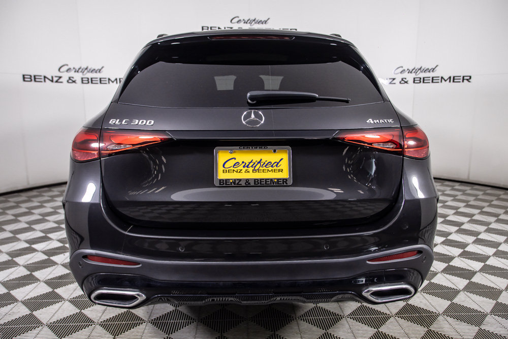 Used 2025 Mercedes-Benz GLC 300 4MATIC w/ AMG Line image 7