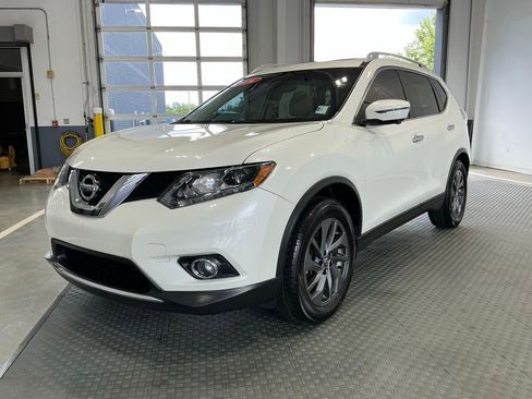 Used 2016 Nissan Rogue SL w/ SL Premium Package FWD image 2