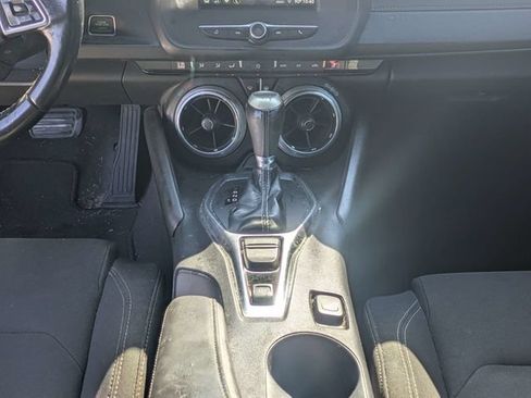 Used 2019 Chevrolet Camaro LT RWD image 17