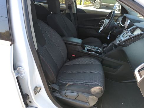 Used 2017 Chevrolet Equinox LT w/ Convenience Package image 34