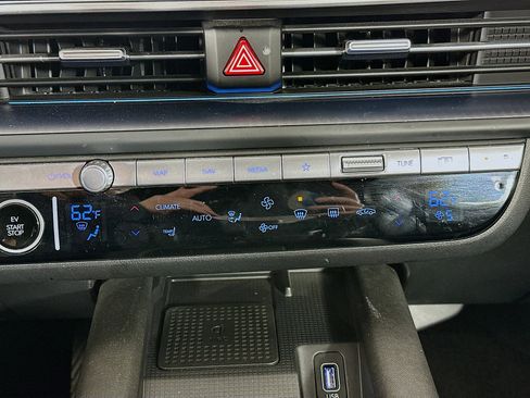 Used 2024 Hyundai Ioniq 6 SEL image 24