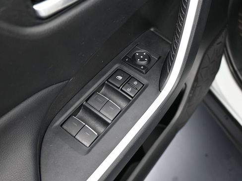 Used 2023 Toyota RAV4 XLE image 17