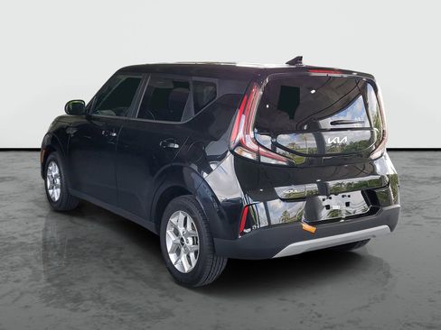 Used 2024 Kia Soul LX w/ Option Group 015 FWD image 3