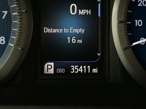 Used 2020 Toyota Sienna XLE FWD image 24