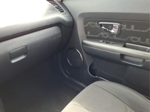 Used 2012 Kia Soul + FWD image 22
