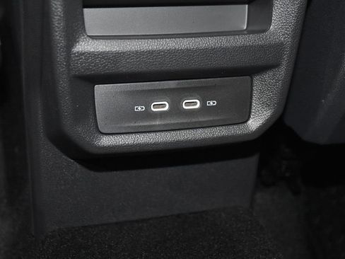 New 2026 Volkswagen Taos SE image 28