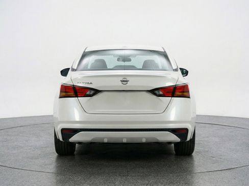 Used 2025 Nissan Altima 2.5 SV image 7
