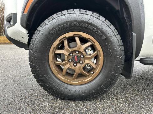 New 2025 Nissan Frontier PRO-4X AWD/4WD image 11