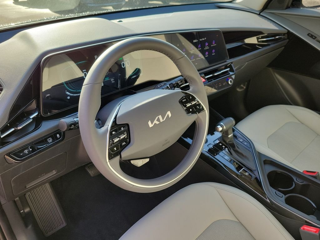 New 2026 Kia Niro EX FWD image 19