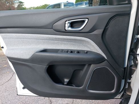 New 2026 Jeep Compass Latitude image 27