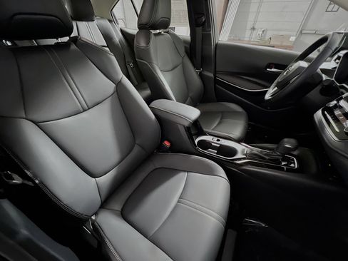 Used 2025 Toyota Corolla XLE image 31