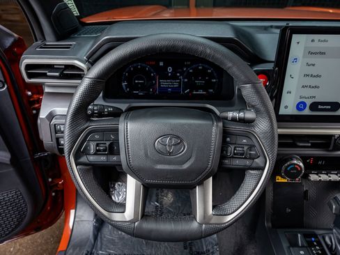 Used 2025 Toyota Tacoma TRD Off-Road image 19