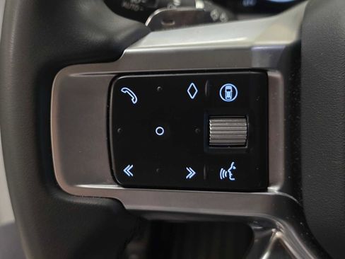 Used 2025 Land Rover Discovery Dynamic SE AWD/4WD image 34