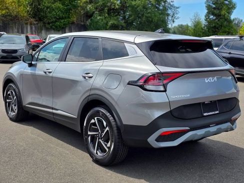 Used 2023 Kia Sportage LX AWD/4WD image 5