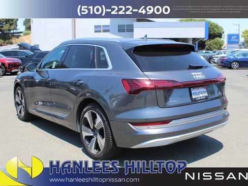 Used 2019 Audi e-tron Prestige w/ Prestige Package AWD/4WD image 9