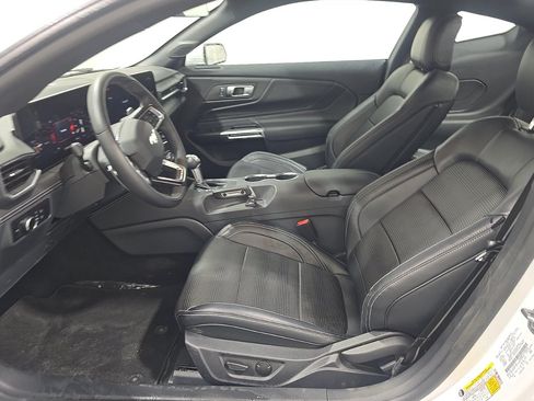 Used 2025 Ford Mustang GT Premium w/ GT Performance Package RWD image 7