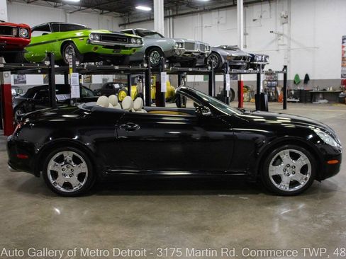 Used 2004 Lexus SC 430 Convertible RWD image 9