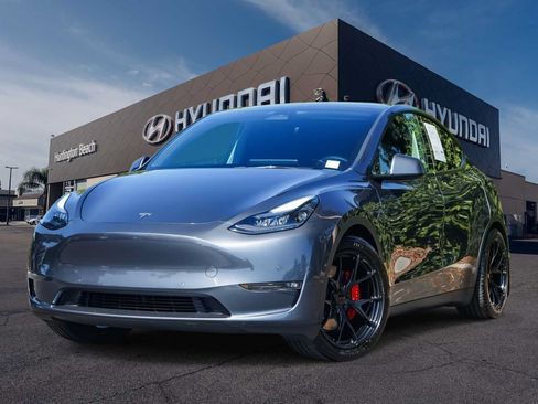 Used 2022 Tesla Model Y Performance AWD/4WD image 1