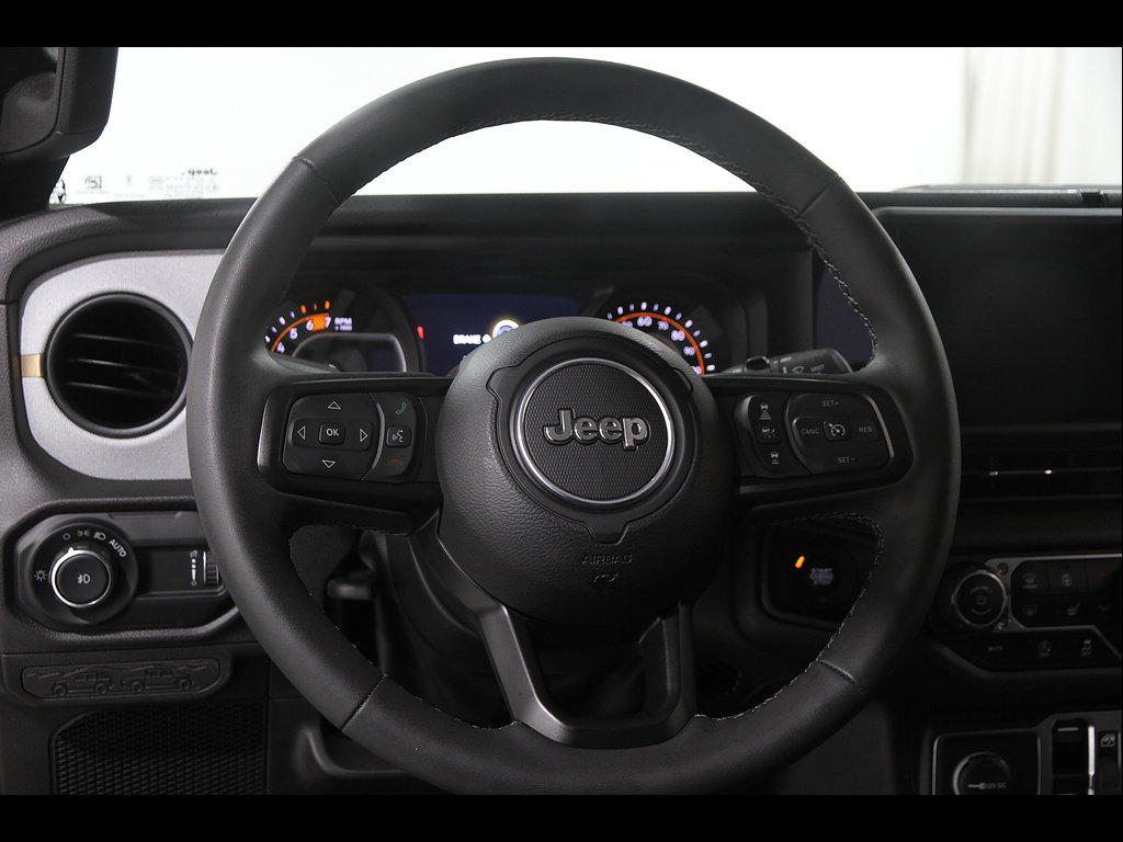 Used 2025 Jeep Wrangler Unlimited Sport AWD/4WD image 7