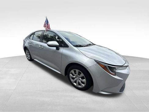 Used 2022 Toyota Corolla LE w/ Carpet Mat Package (TMS) FWD image 8