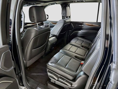 Used 2024 Cadillac Escalade ESV Premium Luxury AWD/4WD image 28