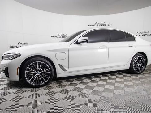 Used 2021 BMW 530e w/ Convenience Package RWD image 7