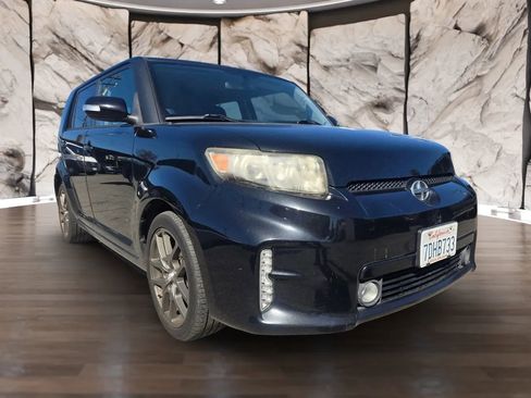 Used 2013 Scion xB image 3