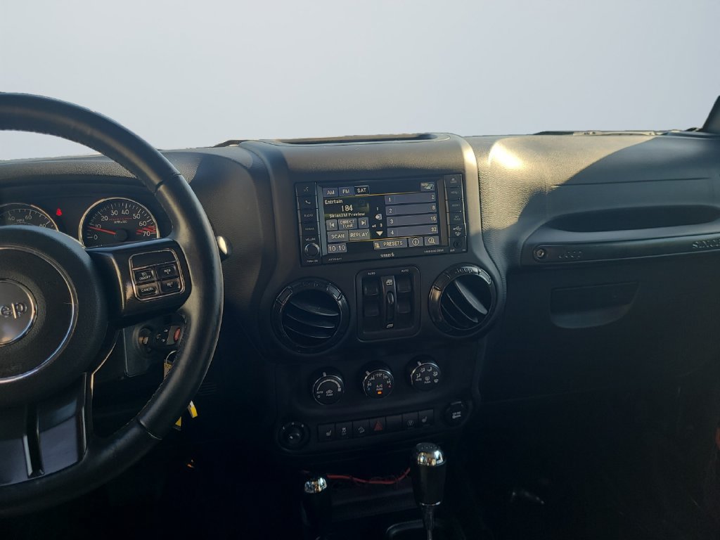Used 2017 Jeep Wrangler Unlimited Rubicon AWD/4WD image 11